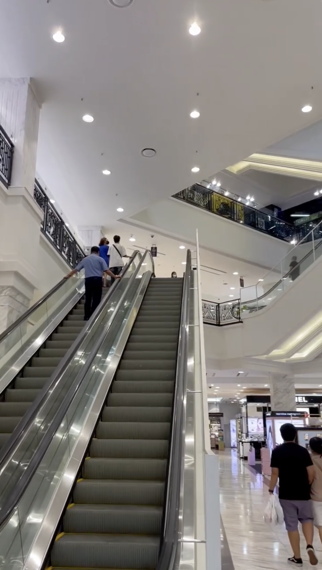 "Địa điểm vàng" xem diễu binh vừa qua hoá ra là biểu tượng một thời của TP.HCM, lưu giữ ký ức đẹp của nhiều 9X- Ảnh 5.