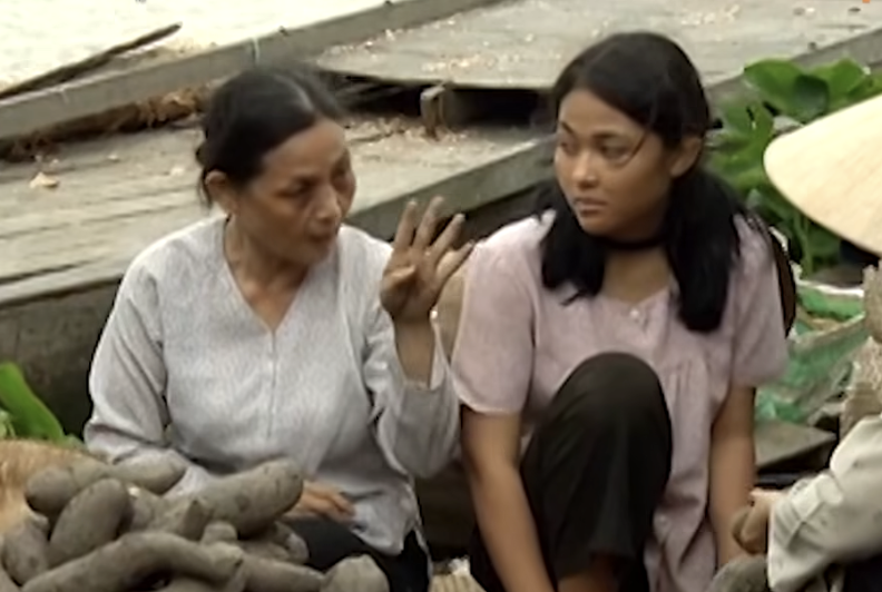 Cảnh phim "giả bán khoai lấy tin mật" viral nhất hiện tại: Xem xong mới hiểu vì sao hút 10 triệu view- Ảnh 1.