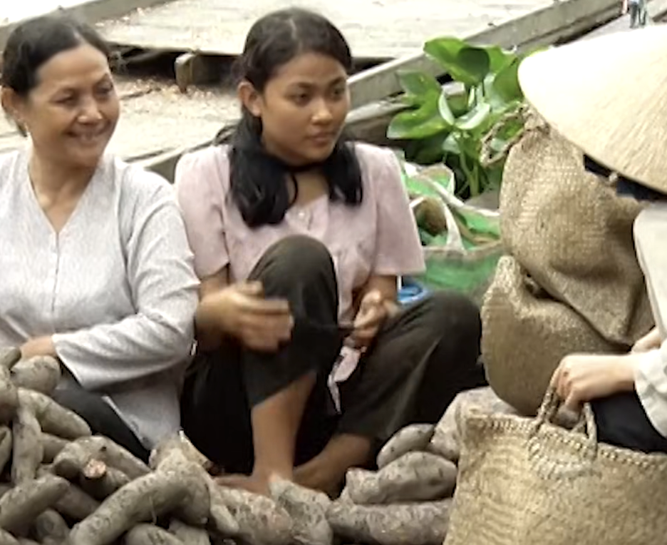 Cảnh phim "giả bán khoai lấy tin mật" viral nhất hiện tại: Xem xong mới hiểu vì sao hút 10 triệu view- Ảnh 4.