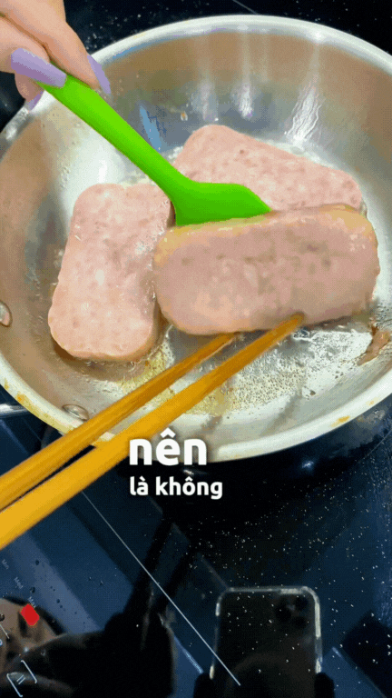 Mẹ đảm 'bật mí' 3 cách canh lửa chuẩn khi dùng chảo inox: Rán đồ nào cũng 