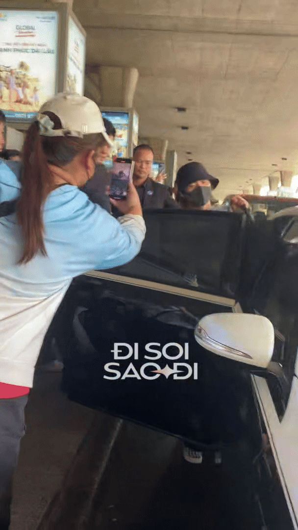 Hot: Daesung (BIGBANG) đi giữa 