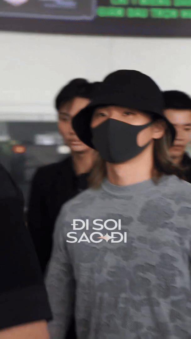 Hot: Daesung (BIGBANG) đi giữa 