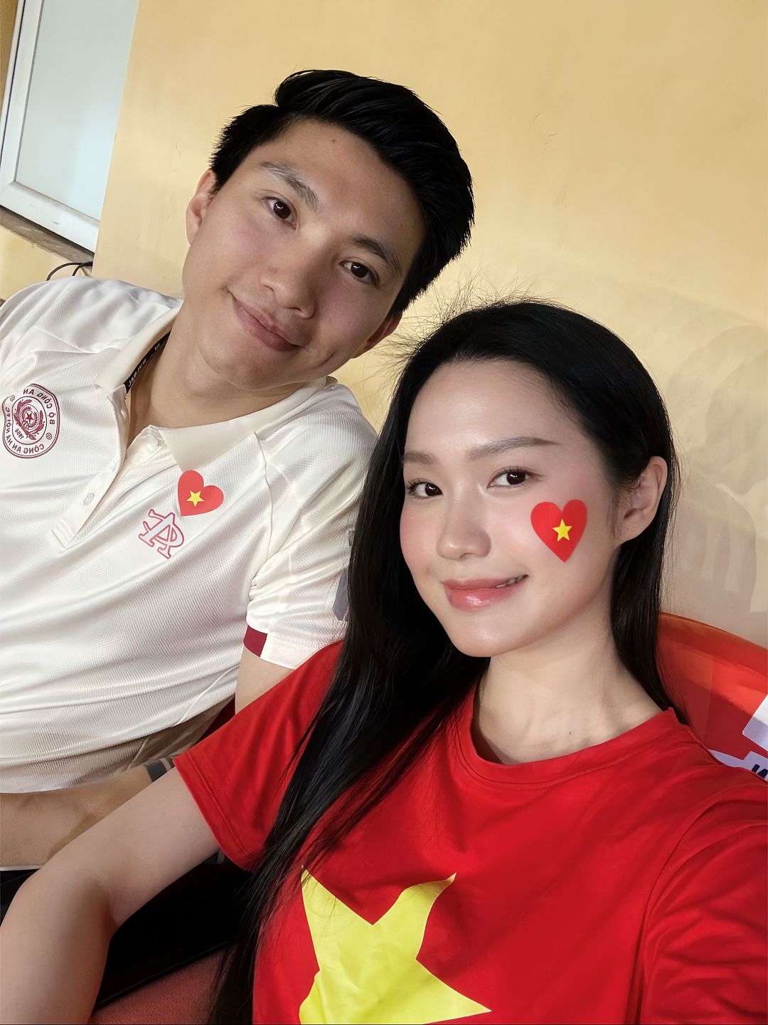 Doãn Hải My cùng Văn Hậu chiếm spotlight trên SVĐ, ảnh 
