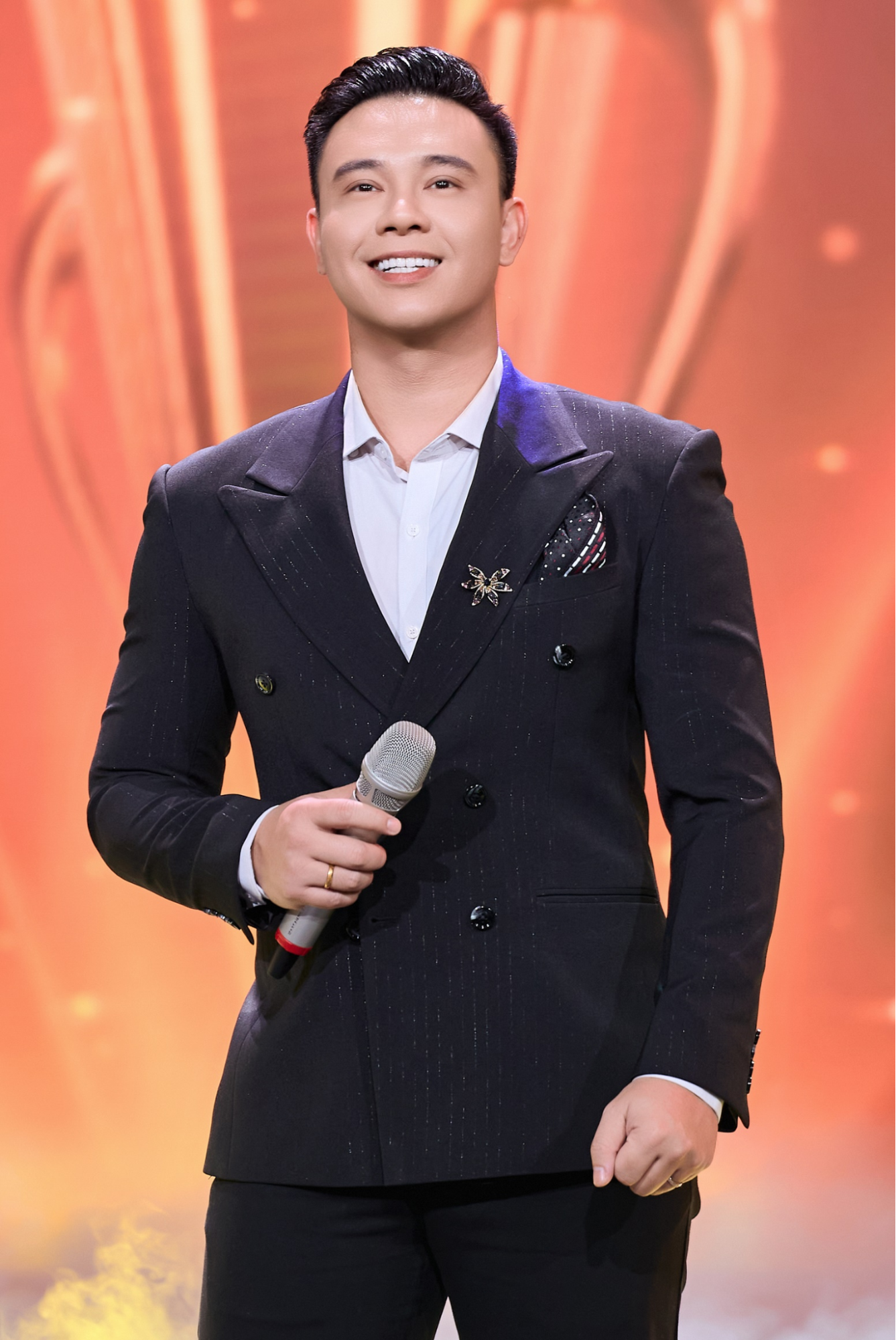 Ca sĩ hát cực hay bản hit 3 tỷ view: Từng lọt Top 3 Vietnam Idol, vượt qua biến cố hết mình vì đam mê- Ảnh 9. Ca sĩ hát cực hay bản hit 3 tỷ view: Từng lọt Top 3 Vietnam Idol, vượt qua biến cố hết mình vì đam mê- Ảnh 9.