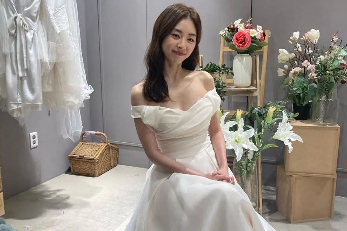 Không phải Son Ye Jin, đây mới là "tình đầu" của Hyun Bin: Nhan sắc mê đắm cả châu Á, được mệnh danh "Hoa hậu Hàn Quốc"- Ảnh 6.