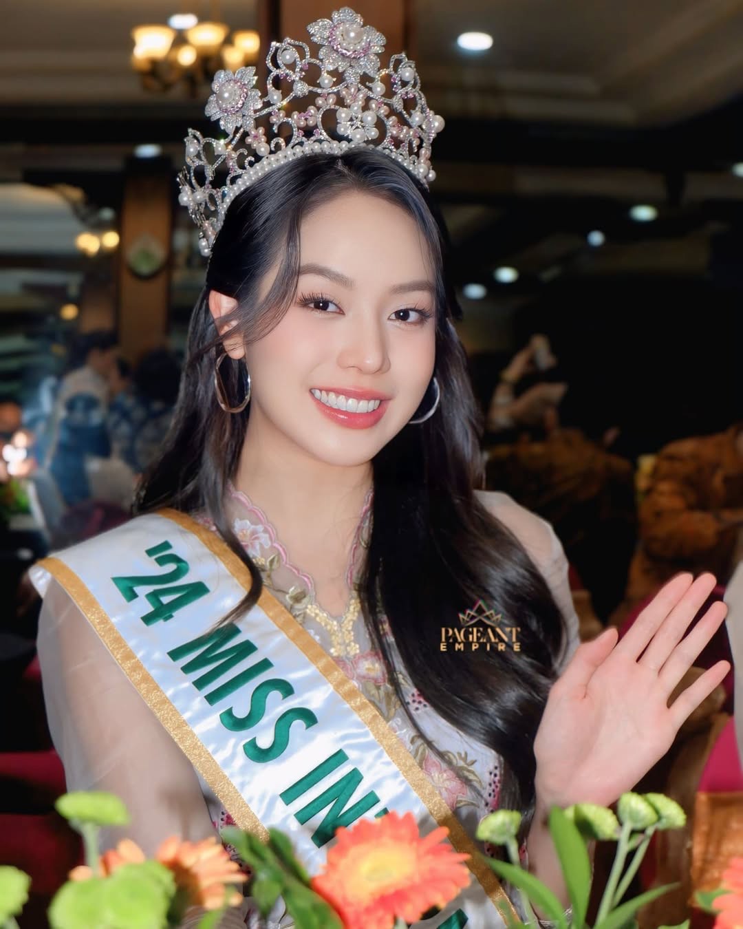 Thanh Thủy trong khung hình với 3 hoa hậu quốc tế- Ảnh 10.