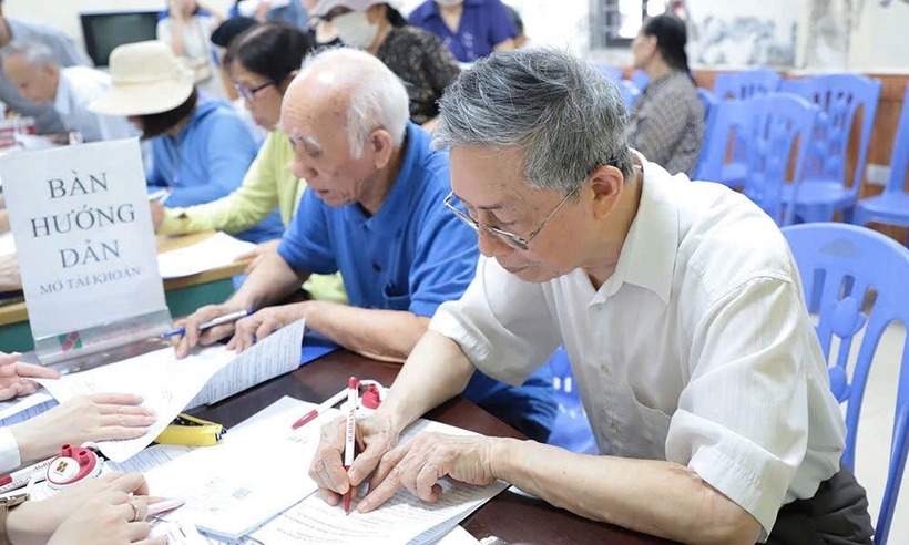 Năm 2025, tuổi nghỉ hưu của người lao động trong điều kiện bình thường là bao nhiêu?- Ảnh 1.