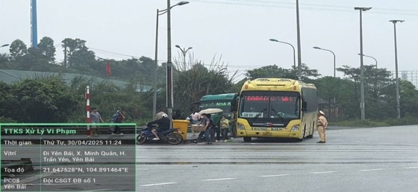 Nhồi nhét 67 khách trên xe 40 chỗ, nhà xe bị phạt gần 200 triệu đồng- Ảnh 1.