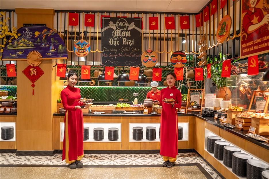 Hàng ngàn khách diện áo cờ đỏ sao vàng check in Ba Na Hills dịp lễ 30/4- Ảnh 6.