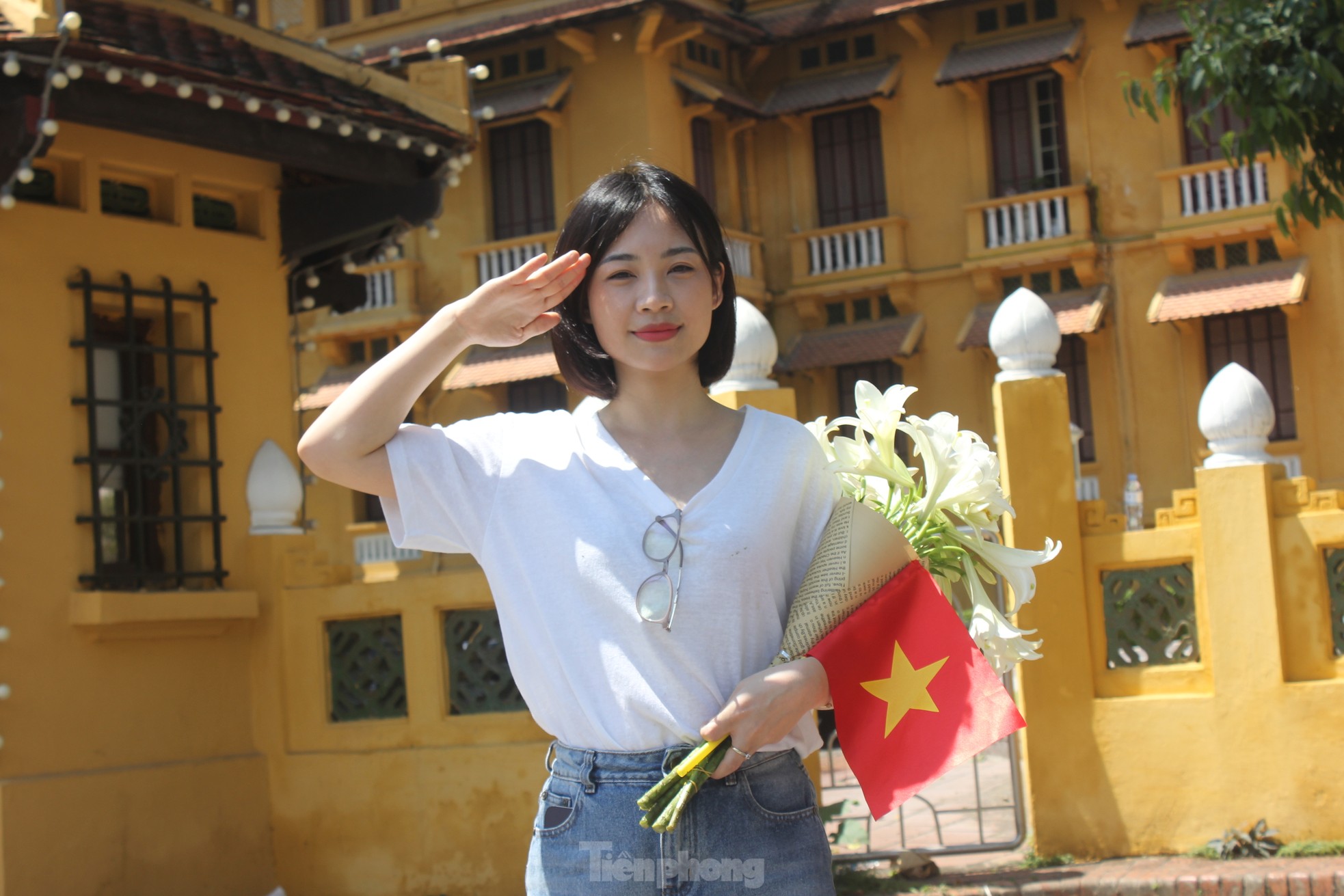 Khách nước ngoài ngưỡng mộ cách người Việt mừng 50 năm đất nước thống nhất- Ảnh 5.