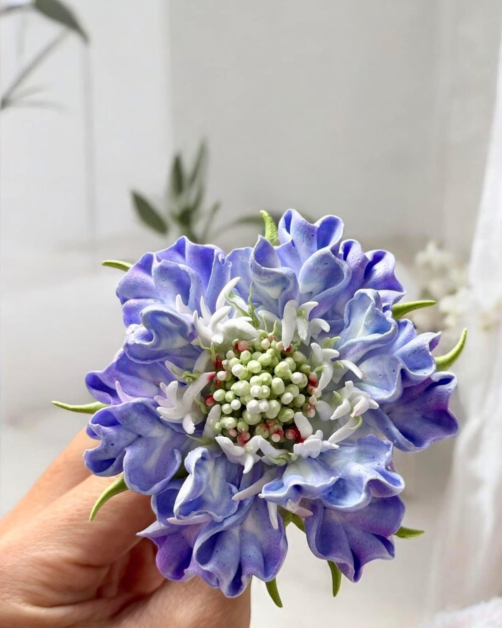 Chàng trai TP.HCM làm hoa bằng kem "thật còn hơn cả hoa thật"- Ảnh 5.