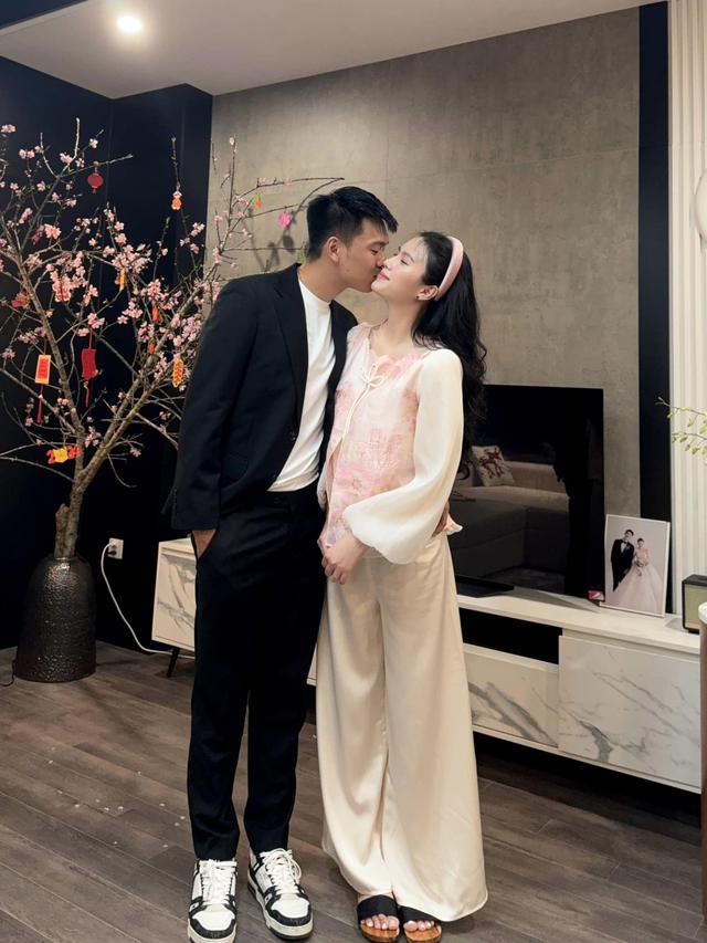 Tuyển thủ Việt Nam khoe biệt thự chục tỷ bề thế đang hoàn thiện, hoành tráng không kém nhà bạn thân - Văn Hậu - Hải My!- Ảnh 3.