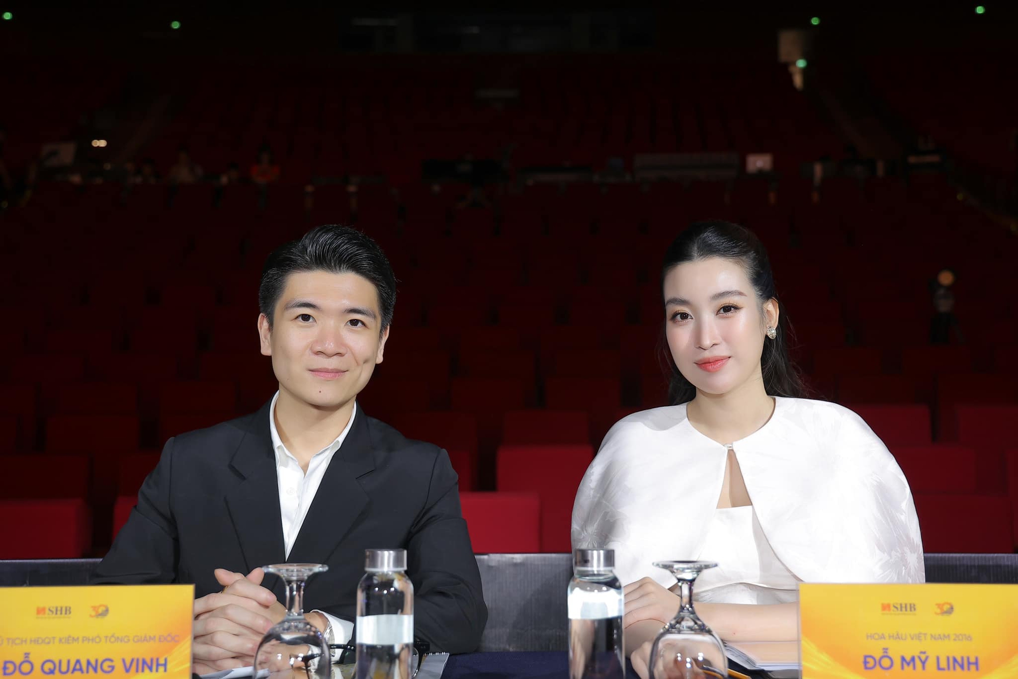Hoa hậu Đỗ Mỹ Linh thân thiết với anh chồng thiếu gia thế nào mà gọi là “anh trai yêu”?- Ảnh 1.