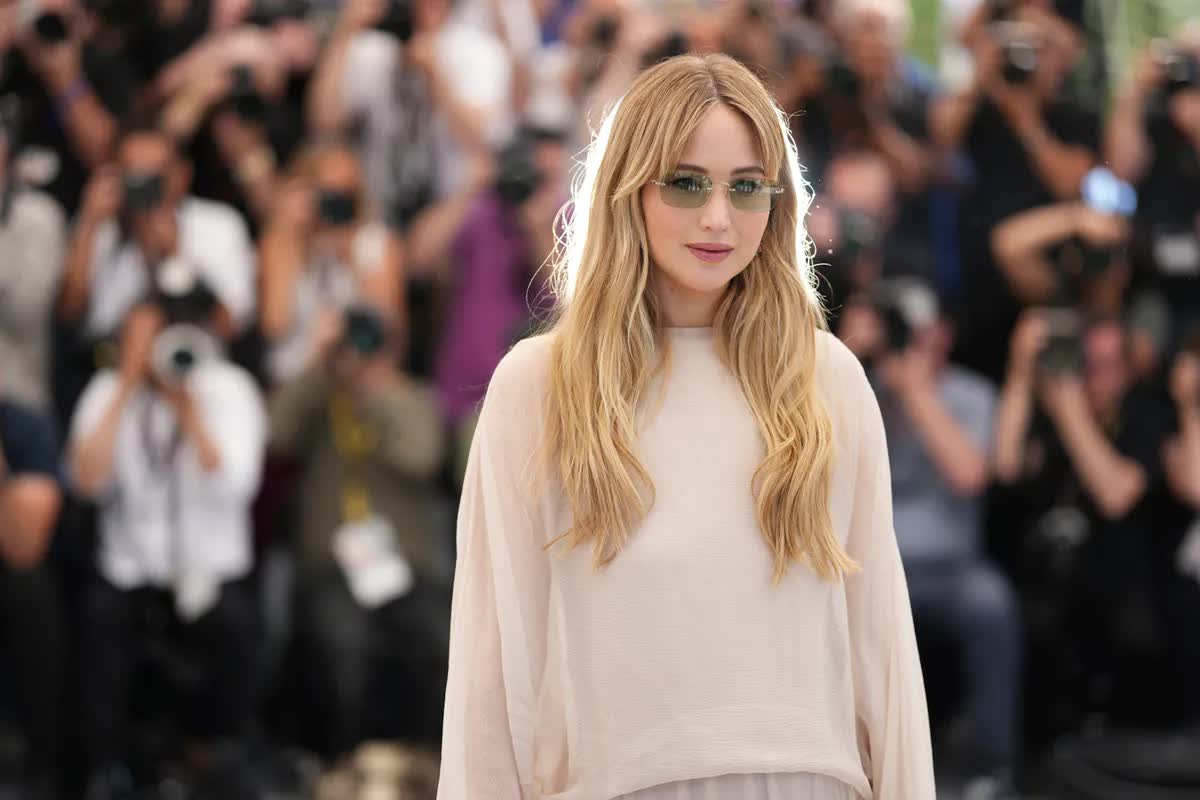 Jennifer Lawrence cảm thấy Jennifer Lawrence cảm thấy