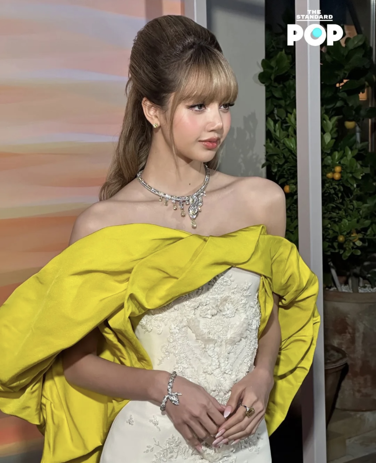 Lisa như công chúa Disney, Lưu Diệc Phi gầy gò bất ngờ qua cam thường tại event BVLGARI- Ảnh 2.