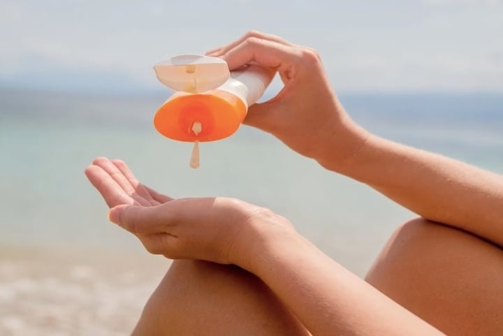 Kem chống nắng chỉ số SPF 2,4 nhưng nhãn ghi 50: Bộ Y tế chỉ đạo khẩn- Ảnh 1.