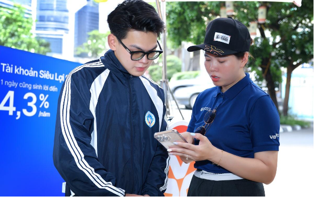 VIB xác lập kỷ lục ngành tài chính – đánh thức dòng tiền nhàn rỗi từ Bắc đến Nam- Ảnh 3.
