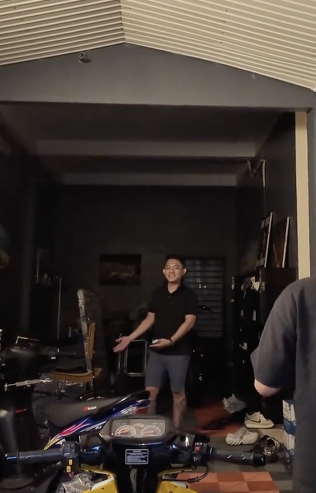 Bên trong căn nhà ngập tràn siêu xe của Tống Đông Khuê- Ảnh 3.