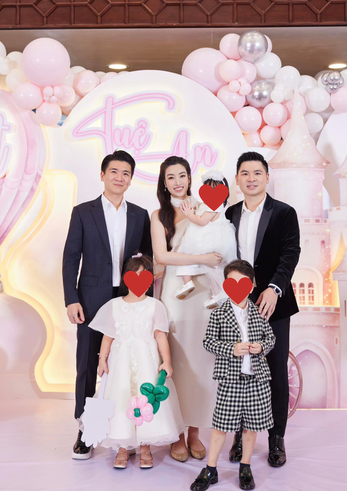 Cậu cả nhà bầu Hiển lọt 'cam thường' trên SVĐ: 