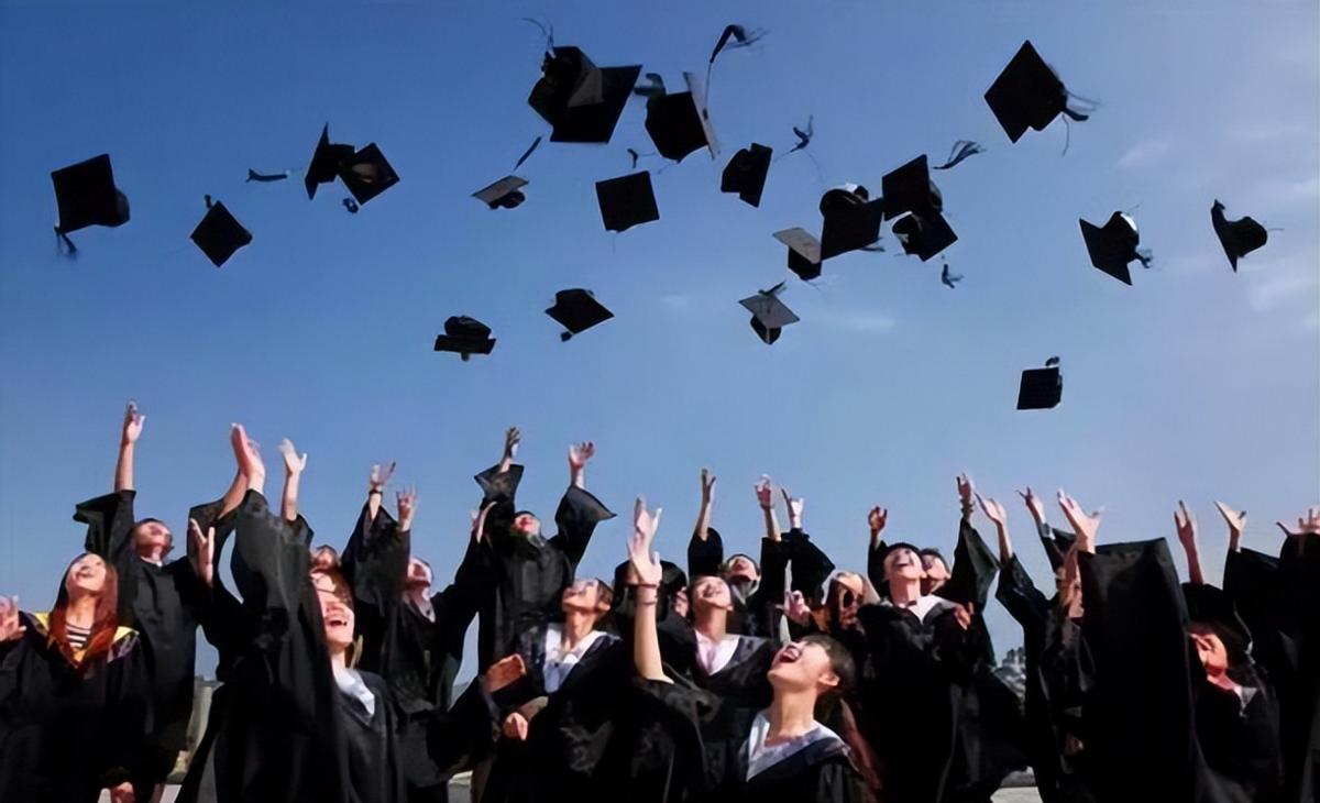 Thần đồng nhà khá giả, đỗ đại học top đầu nhưng sống lang thang, ngủ dưới gầm cầu 14 năm: Nguyên nhân ai nghe cũng Thần đồng nhà khá giả, đỗ đại học top đầu nhưng sống lang thang, ngủ dưới gầm cầu 14 năm: Nguyên nhân ai nghe cũng