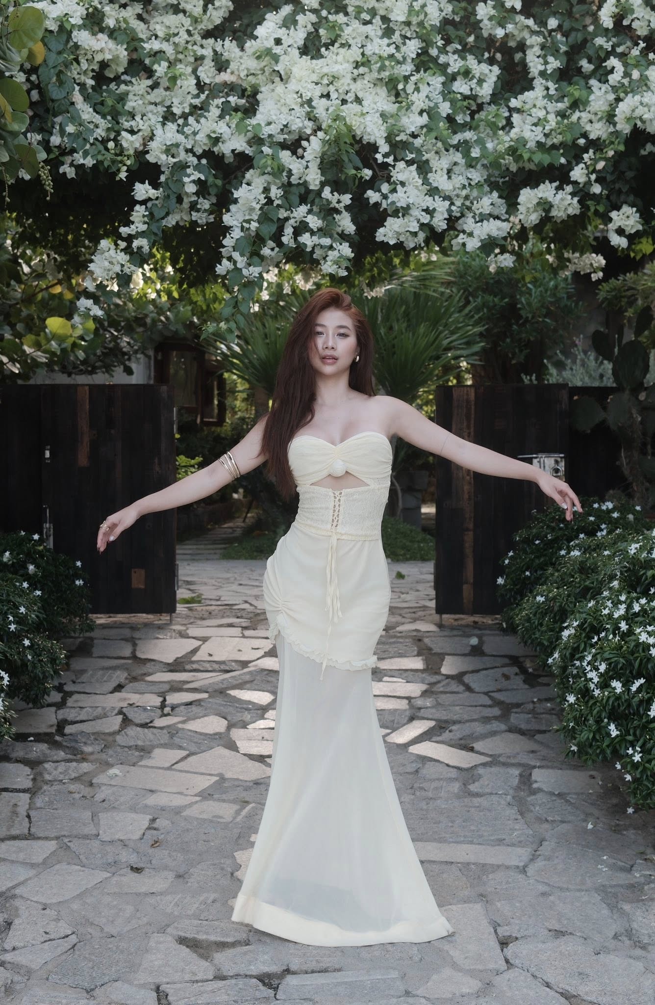 Cam thường bóc trần nhan sắc thật của Louis Phạm trong bộ ảnh bikini bốc lửa cháy nhất mùa hè gây sốt cõi mạng- Ảnh 4. Cam thường bóc trần nhan sắc thật của Louis Phạm trong bộ ảnh bikini bốc lửa cháy nhất mùa hè gây sốt cõi mạng- Ảnh 4.