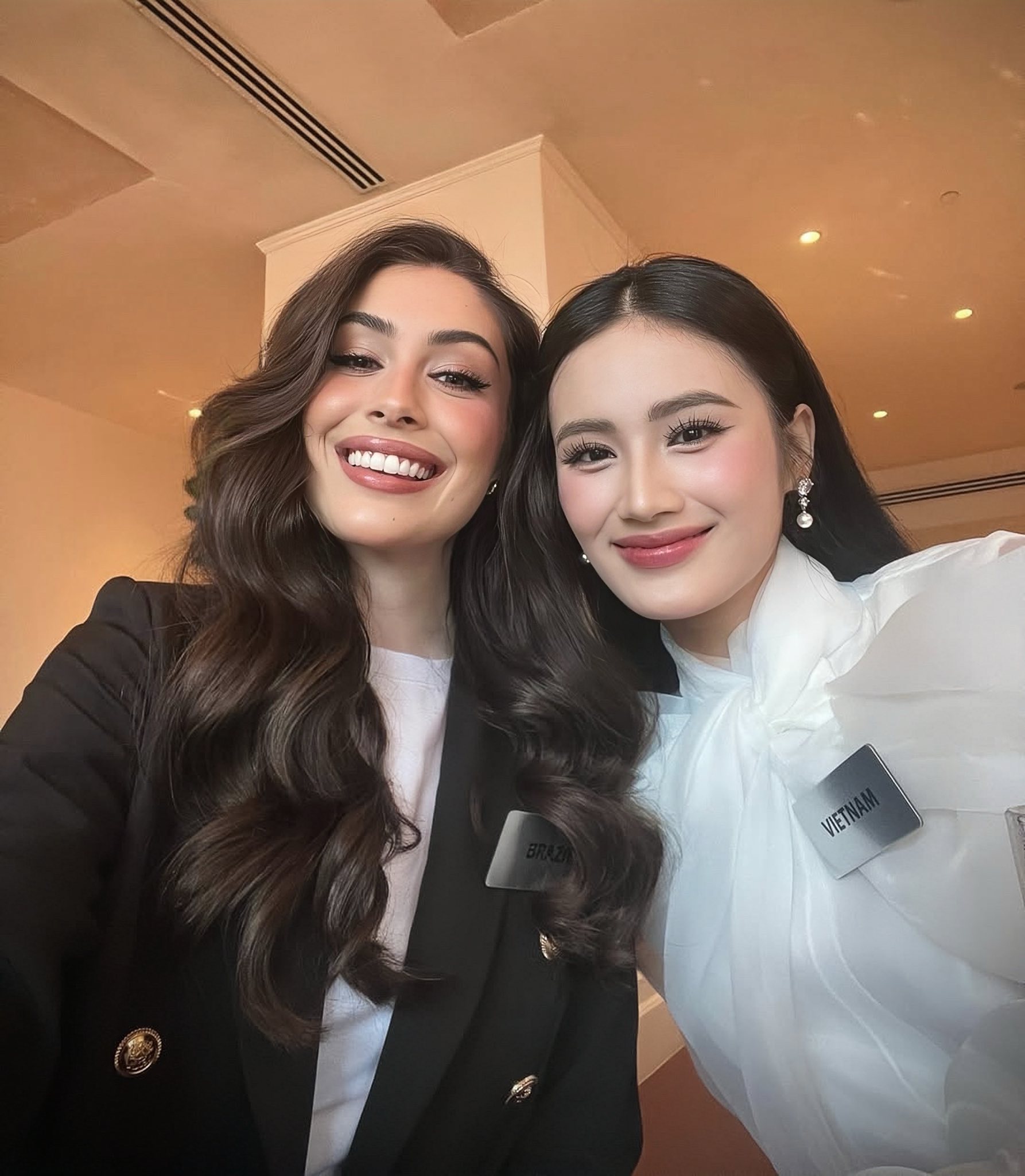 Full màn thuyết trình của Ý Nhi ở Miss World: Full màn thuyết trình của Ý Nhi ở Miss World: