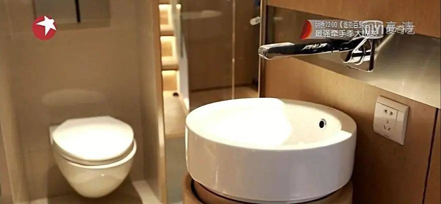 4 thành viên sống trong căn hộ 15m² phơi bày sự thật đáng sợ, diễn biến sau càng khiến người xem 