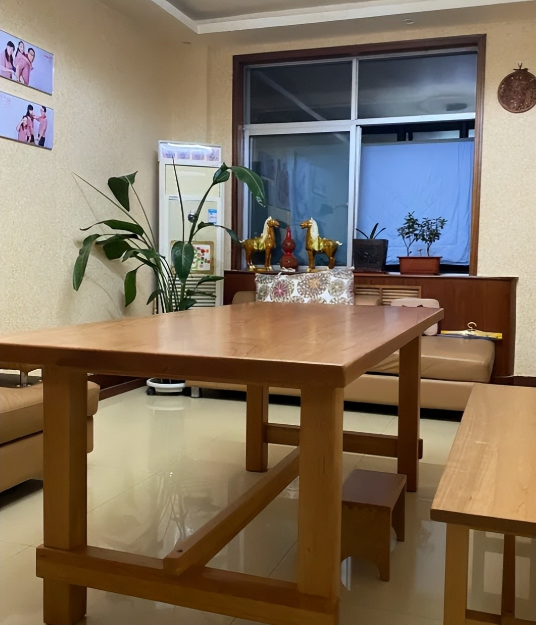 Chiếc bàn này từng rất hot, bây giờ "ế chỏng chơ": Cho không ai lấy, bán chẳng ai mua!- Ảnh 3.