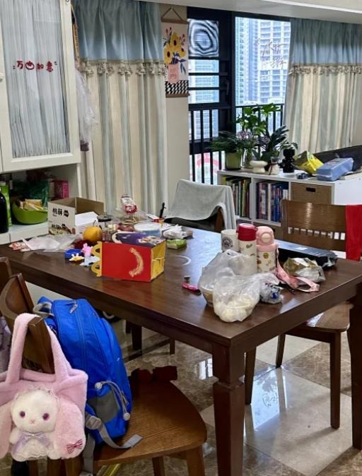 Chiếc bàn này từng rất hot, bây giờ "ế chỏng chơ": Cho không ai lấy, bán chẳng ai mua!- Ảnh 5.