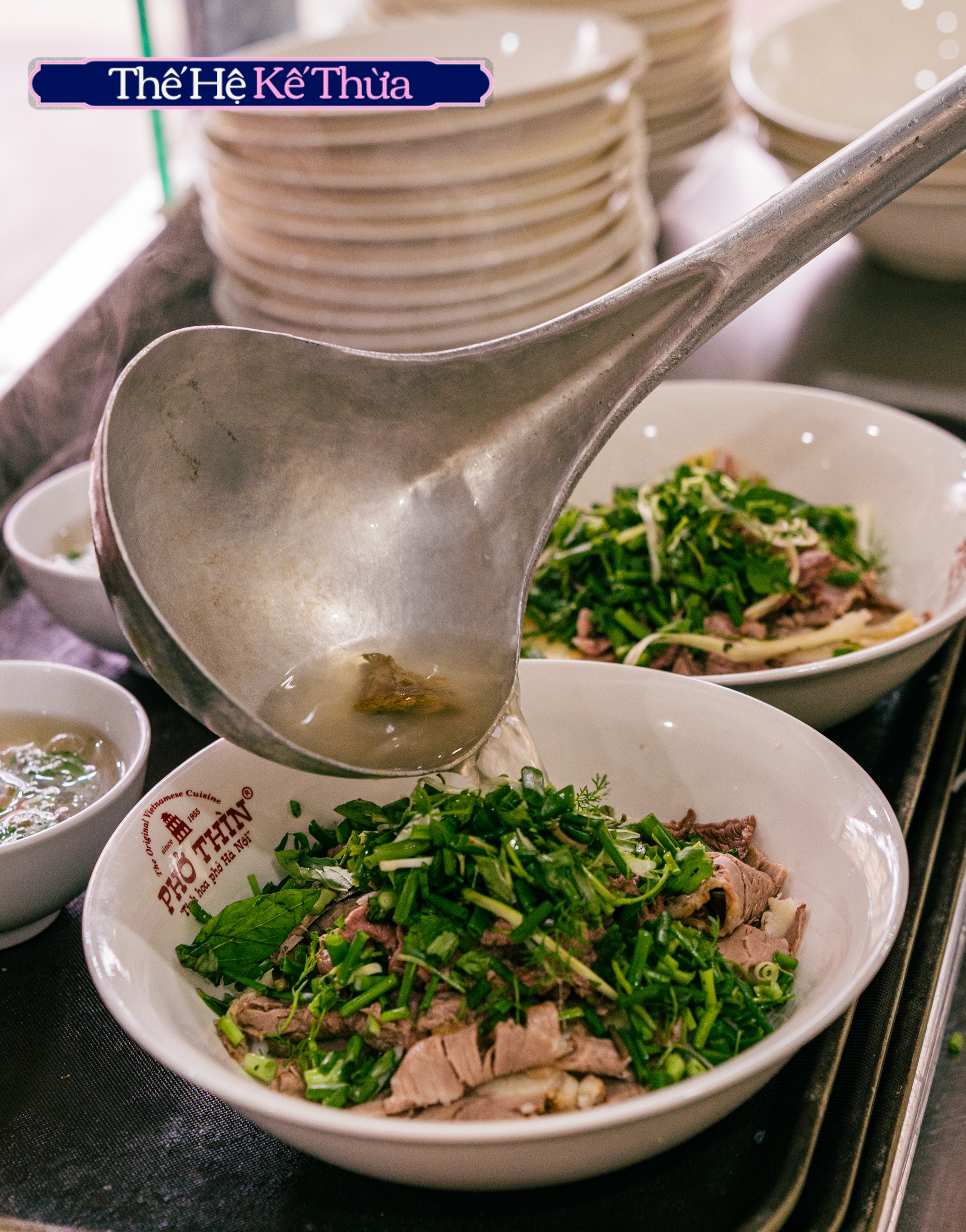 "Bát phở của ông, hoài bão của cháu": Khi thế hệ kế thừa đời thứ 3 của Phở Thìn Bờ Hồ chắp cánh "di sản ẩm thực" Thủ đô- Ảnh 15.