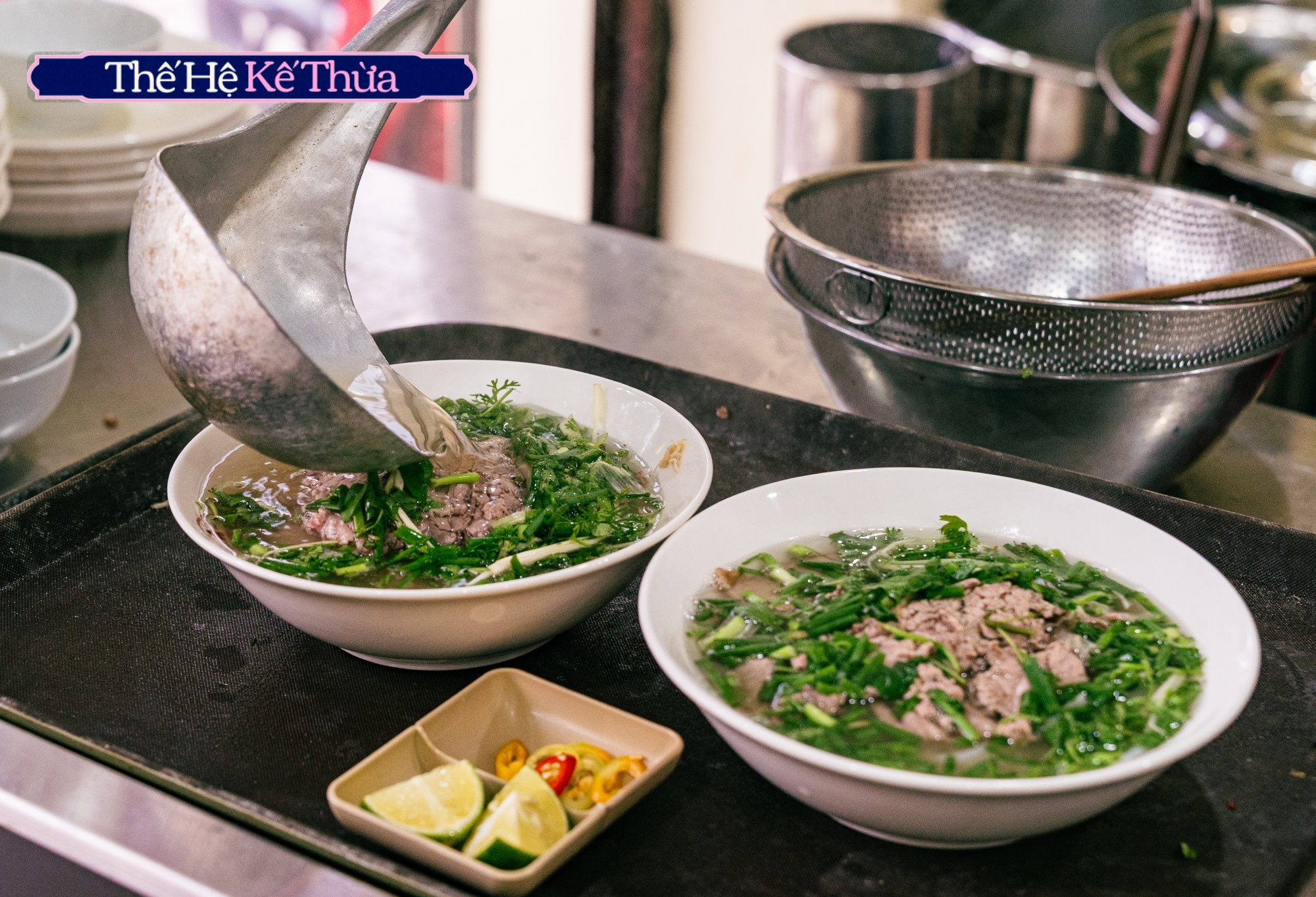 "Bát phở của ông, hoài bão của cháu": Khi thế hệ kế thừa đời thứ 3 của Phở Thìn Bờ Hồ chắp cánh "di sản ẩm thực" Thủ đô- Ảnh 1.