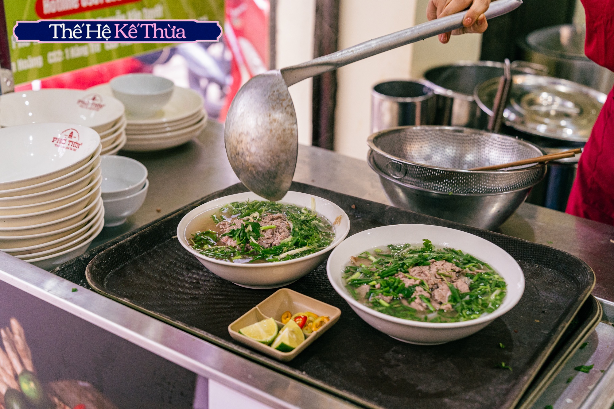 "Bát phở của ông, hoài bão của cháu": Khi thế hệ kế thừa đời thứ 3 của Phở Thìn Bờ Hồ chắp cánh "di sản ẩm thực" Thủ đô- Ảnh 16.