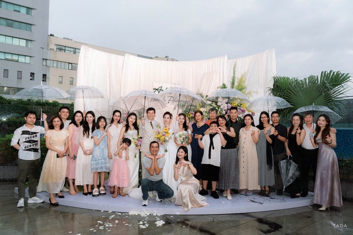 Đám cưới bố mẹ 27 năm trước còn tiếc nuối, 2 con gái gen Z tổ chức cưới lại- Ảnh 7.