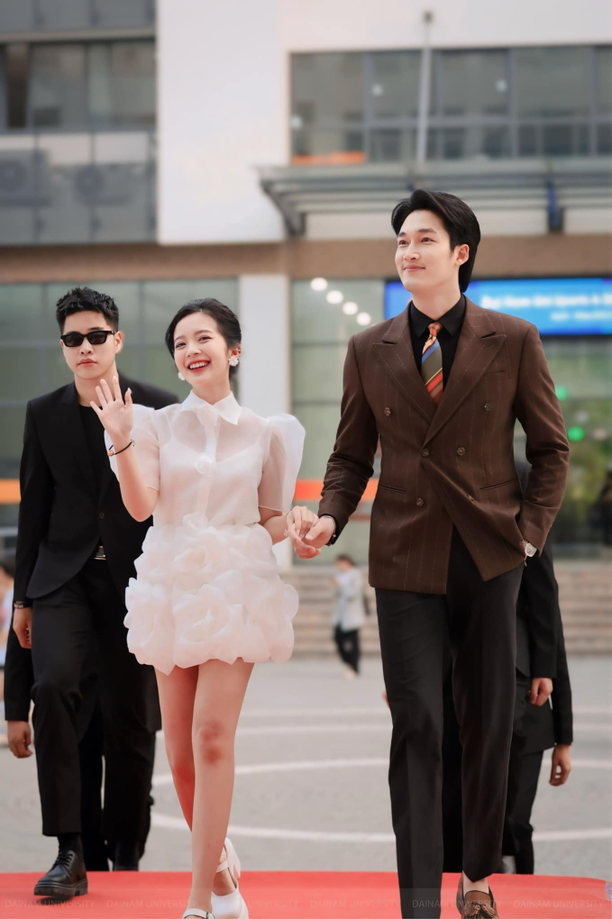 Cặp sao Việt lộ bằng chứng phim giả tình thật rõ như ban ngày, tình cỡ này bảo sao bị đồn hẹn hò suốt 2 năm- Ảnh 1. Cặp sao Việt lộ bằng chứng phim giả tình thật rõ như ban ngày, tình cỡ này bảo sao bị đồn hẹn hò suốt 2 năm- Ảnh 1.