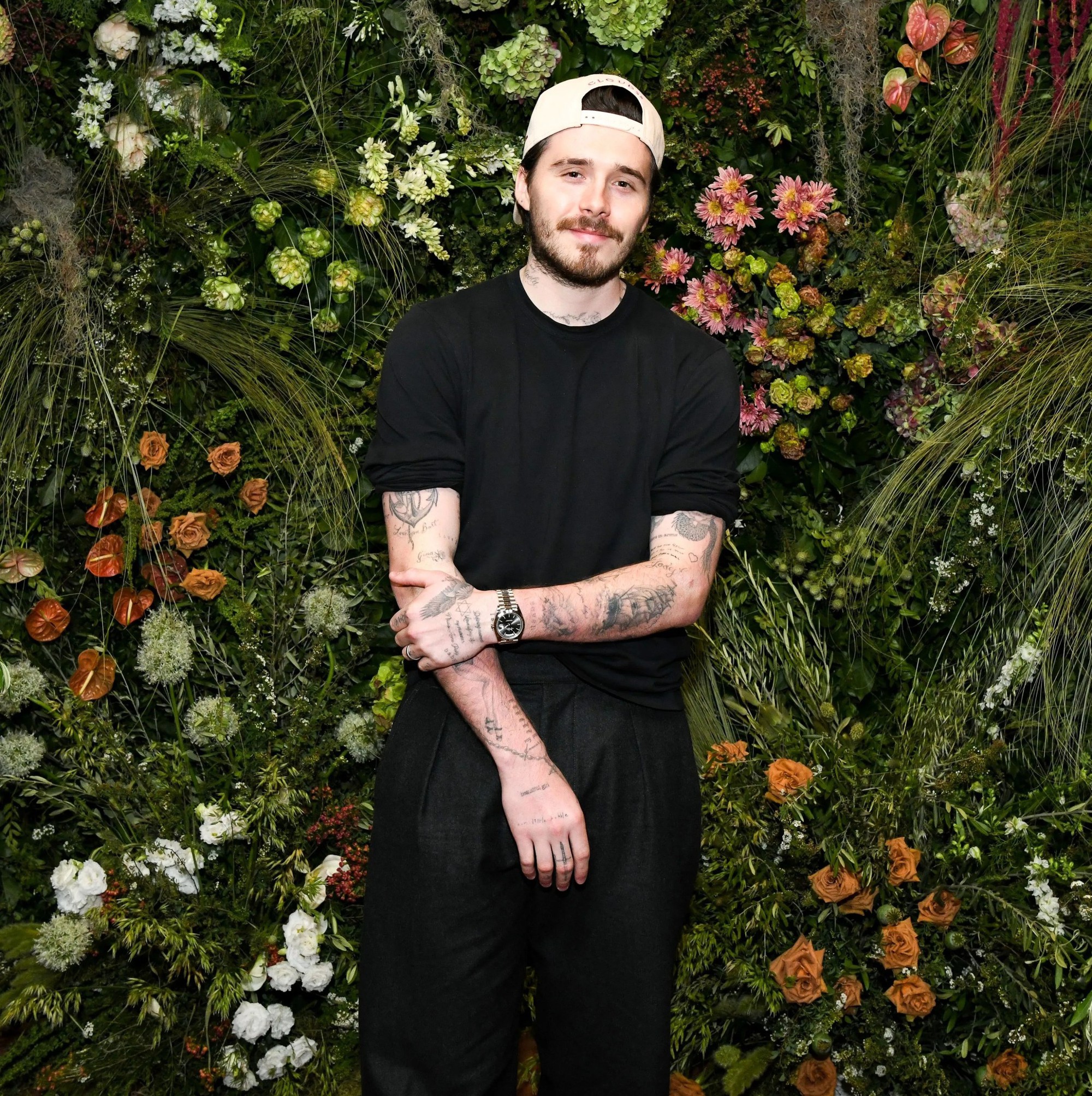 Con trai cả nhà Beckham kiếm bộn tiền giữa lúc gia đình lục đục, cách bố 5 phút lái xe vẫn nhất quyết không gặp- Ảnh 1.