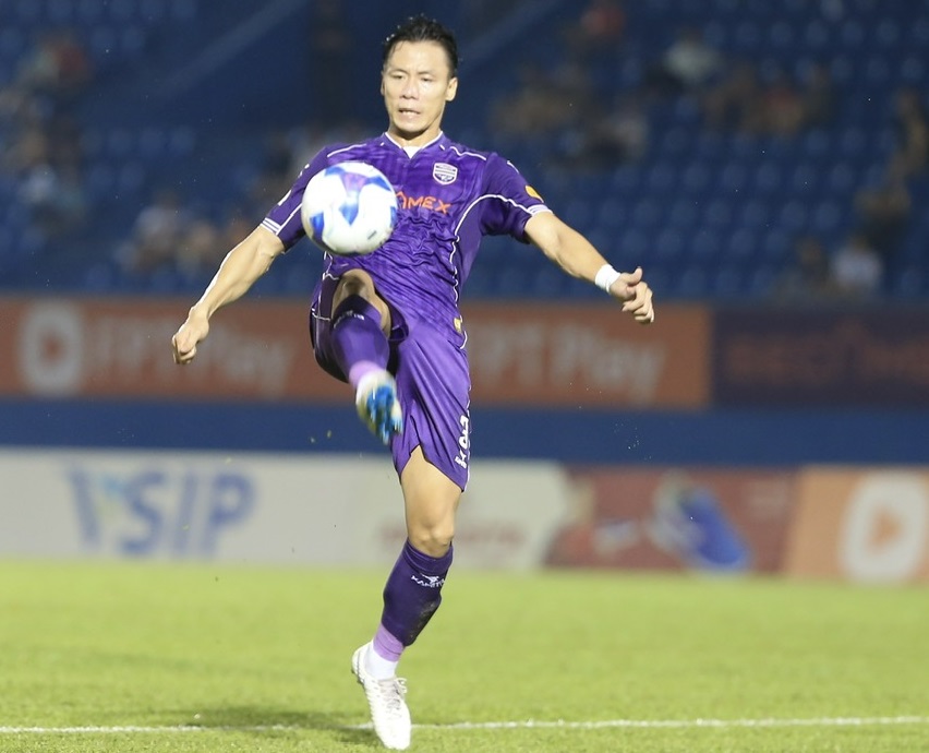CLB CAHN giữ chân ngôi sao giá 9 tỷ, vung tiền chiêu mộ nhà vô địch AFF Cup để đá giải châu Á?- Ảnh 2.