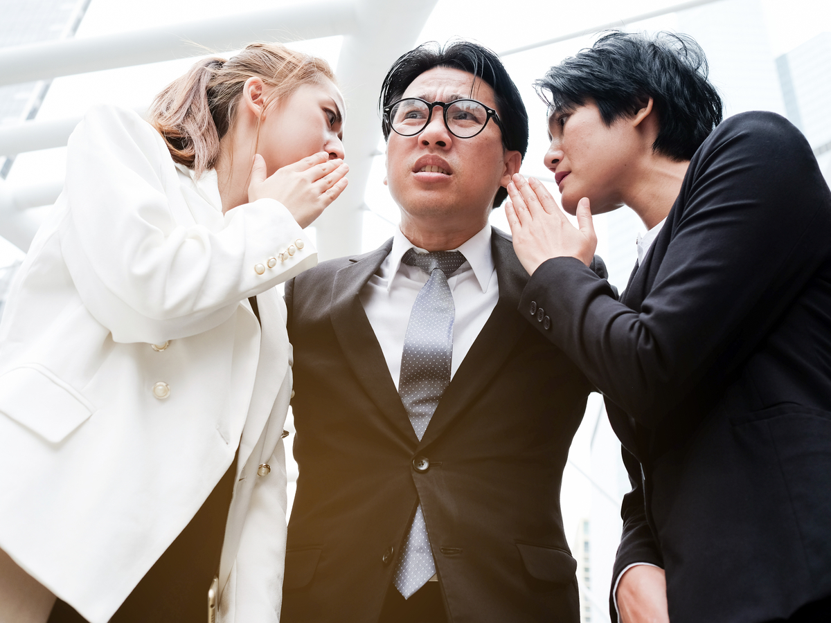 Chuyên gia tâm lý nói thẳng: 6 chủ đề “cấm kị” nơi công sở, dù đồng nghiệp có thân đến mấy cũng không thể chia sẻ kẻo tan tành sự nghiệp!- Ảnh 1.