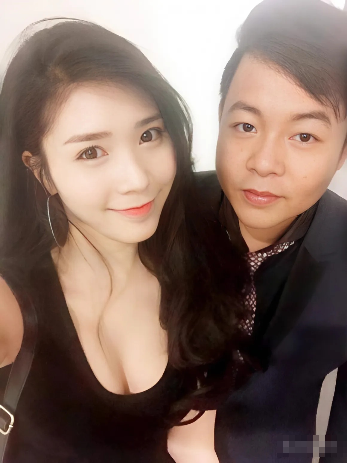 Nam nghệ sĩ có nhà trải từ Việt Nam sang Mỹ, 21 tuổi ly hôn, yêu nhiều mỹ nhân, U50 vẫn không vợ con- Ảnh 7. Nam nghệ sĩ có nhà trải từ Việt Nam sang Mỹ, 21 tuổi ly hôn, yêu nhiều mỹ nhân, U50 vẫn không vợ con- Ảnh 7.