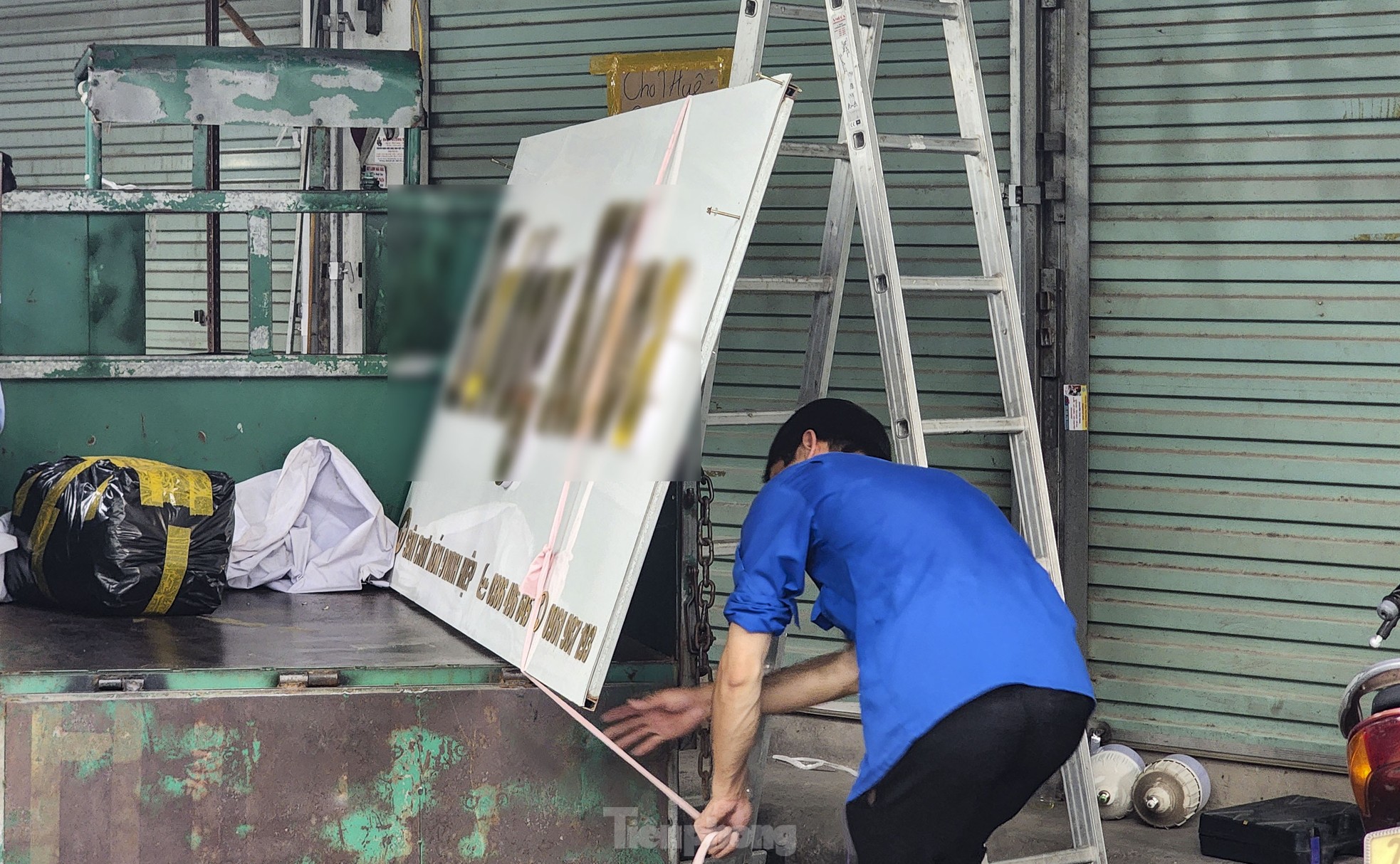 Cảnh khó tin tại thủ phủ thời trang lớn nhất miền Bắc- Ảnh 7.