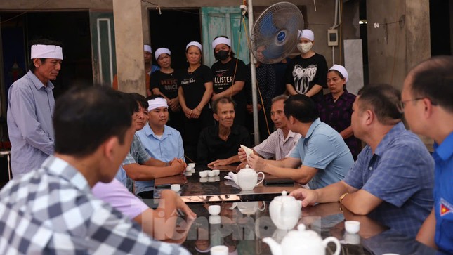 Thanh niên Phú Thọ tử vong khi nhảy xuống sông cứu 4 học sinh đuối nước- Ảnh 3. Thanh niên Phú Thọ tử vong khi nhảy xuống sông cứu 4 học sinh đuối nước- Ảnh 3.