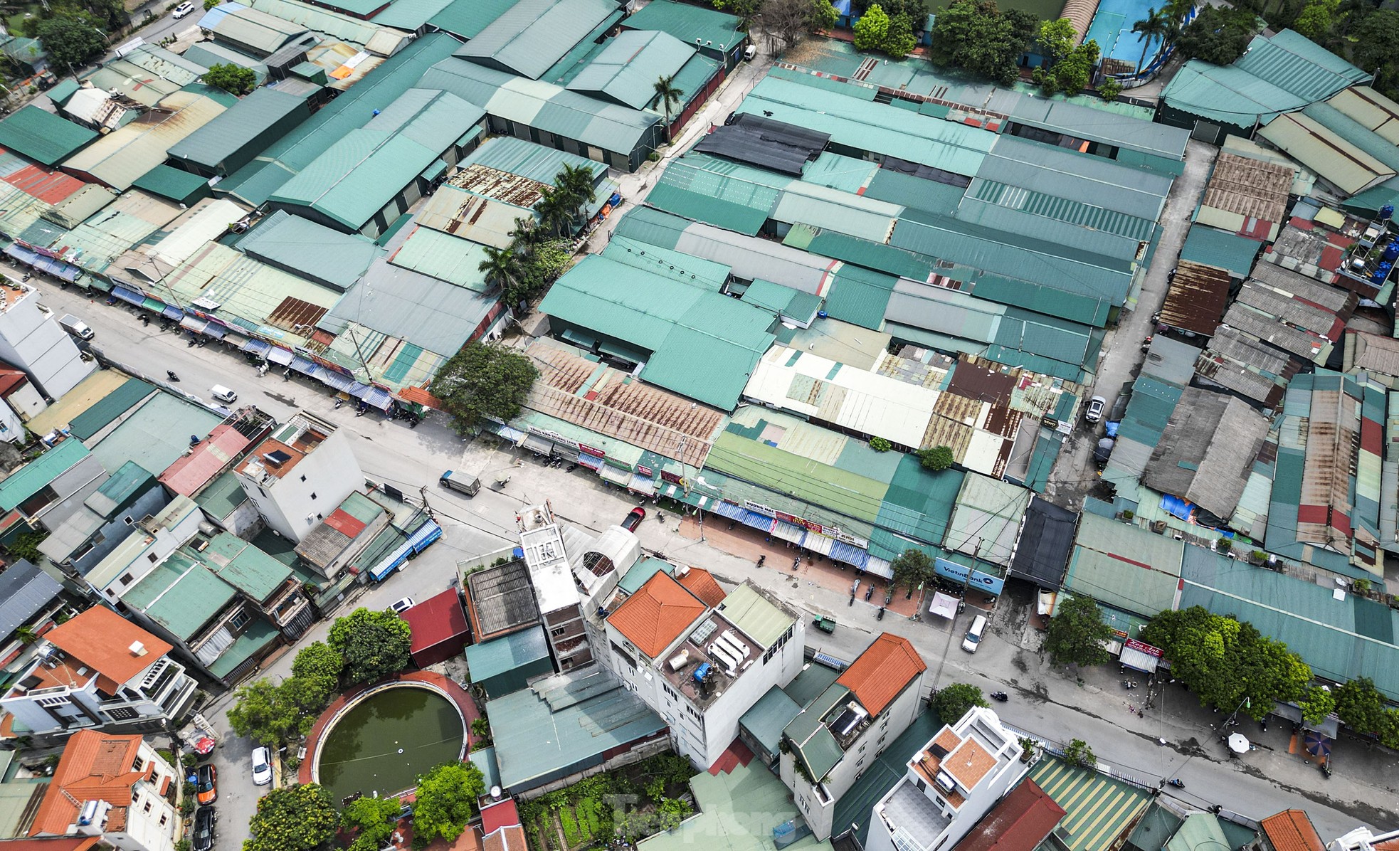 Cảnh khó tin tại thủ phủ thời trang lớn nhất miền Bắc- Ảnh 15.