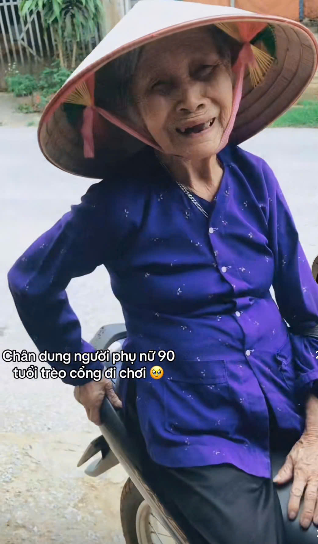 Hành động mạo hiểm của bà cụ 90 tuổi ở Yên Bái khi muốn đi chơi nhưng nhà khóa cửa: Cháu gái lên tiếng- Ảnh 4.