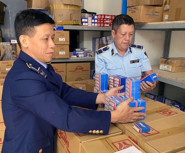 Ngăn hàng lậu, hàng giả: Cần gắn trách nhiệm các sàn thương mại điện tử- Ảnh 1. Ngăn hàng lậu, hàng giả: Cần gắn trách nhiệm các sàn thương mại điện tử- Ảnh 1.