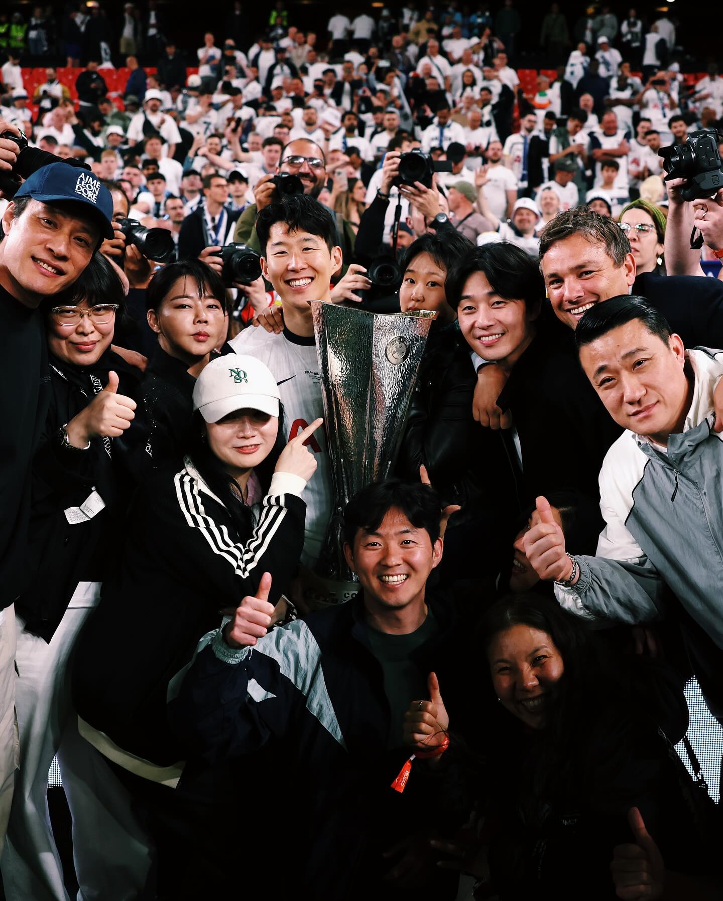 Son Heung-min khóc nức nở ngày vô địch Europa League, lùm xùm đời tư bị 