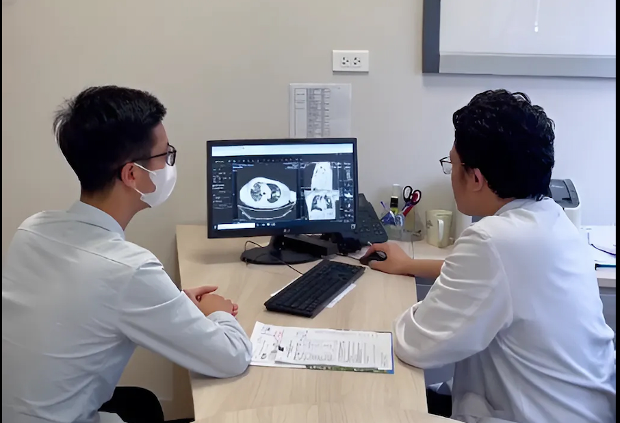 Người trẻ mắc ung thư giai đoạn muộn có 1 điểm chung, bác sĩ thốt lên "đây là rào cản lớn"- Ảnh 1.