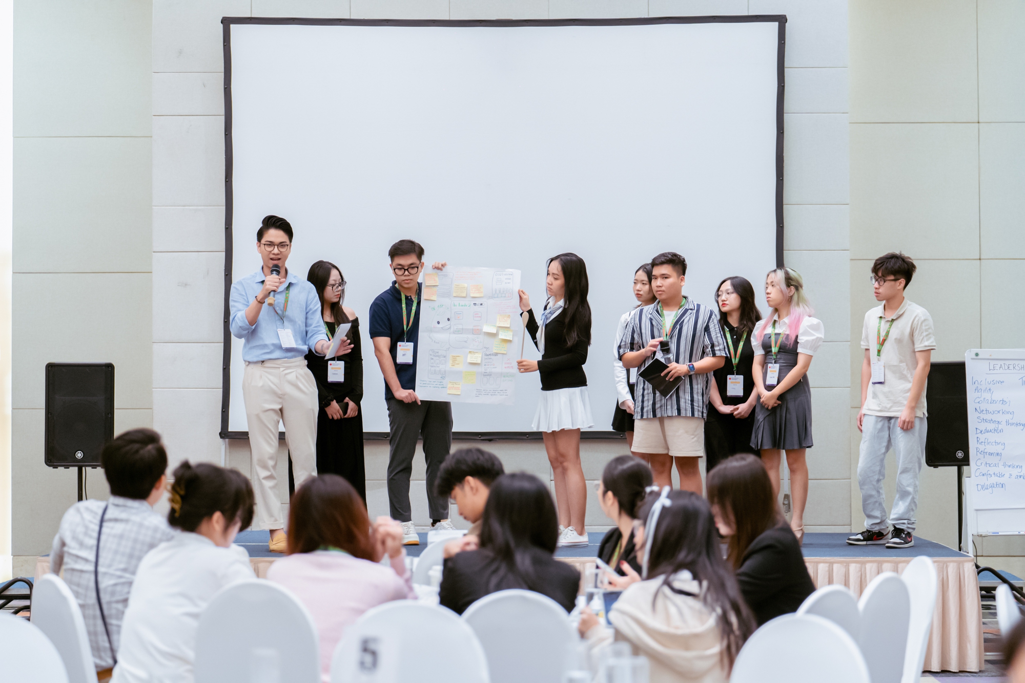 Hướng nghiệp thời AI: Không chỉ chọn ngành, mà là học cách sống chung với "lũ"- Ảnh 3.
