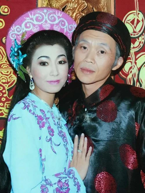 Người yêu cũ danh hài Hoài Linh tuổi 47: Cuộc sống kín tiếng, vẫn giữ hình xăm khuôn mặt Hoài Linh ở ngực- Ảnh 2.