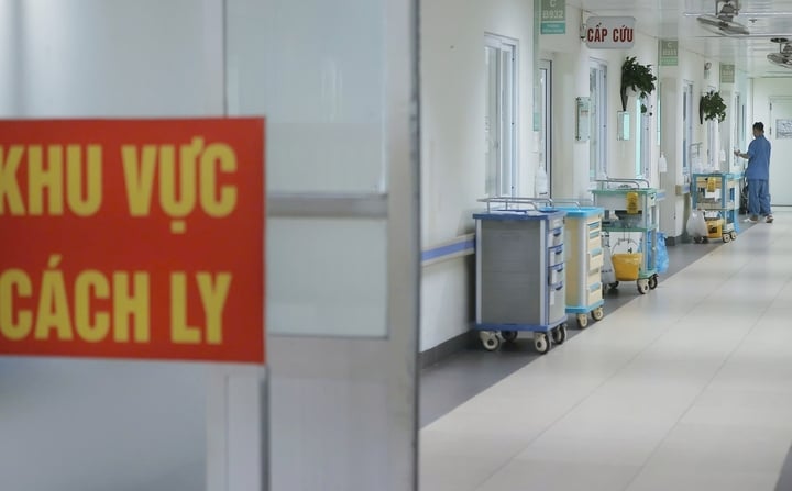 Ca COVID-19 tăng trở lại, có bệnh nhân phải thở oxy- Ảnh 2.