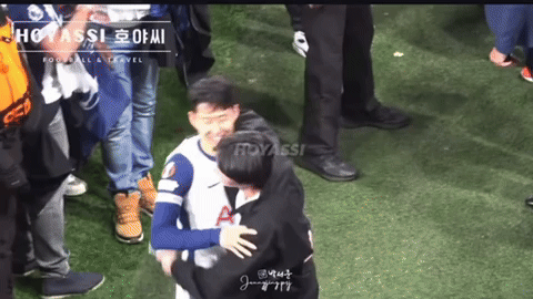 Video: Son Heung-min ôm tài tử Park Seo Joon nhảy tưng tưng ăn mừng vô địch, cặp bạn thân quyền lực Kbiz chiếm trọn spotlight- Ảnh 1.