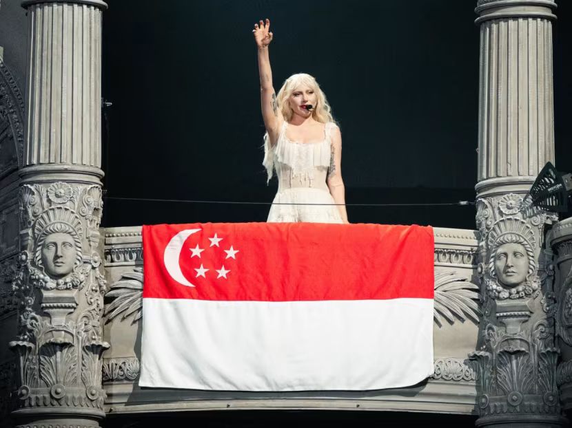 Dàn sao Việt đua nhau check-in concert Lady Gaga: Văn Mai Hương bị cười chê, Trấn Thành thì khóc- Ảnh 2.